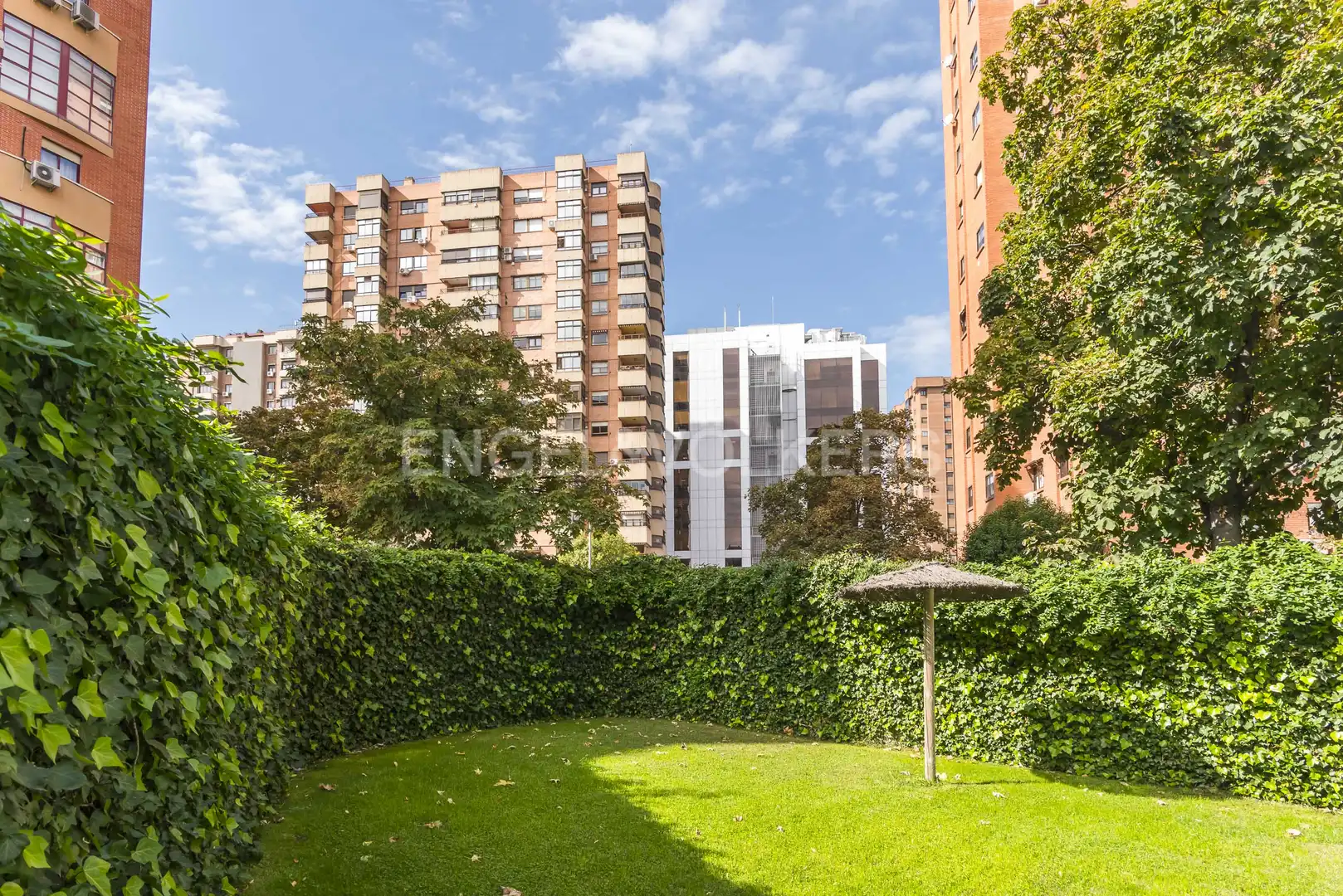 Jardí de Pis de lloguer en Madrid amb Aire condicionat, Calefacció i Parquet