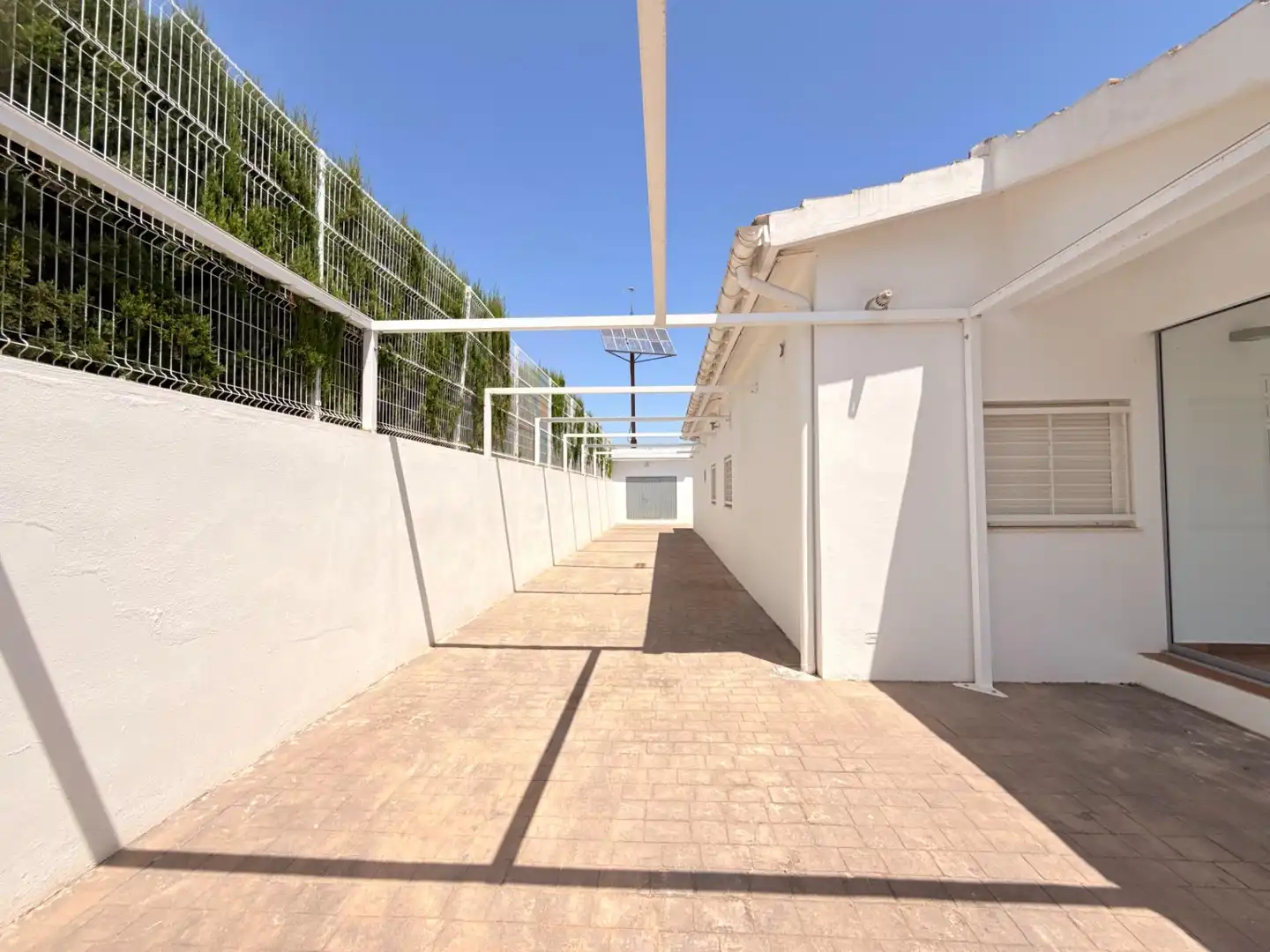 Vista exterior de Casa o xalet en venda en Carlet amb Aire condicionat, Calefacció i Jardí privat