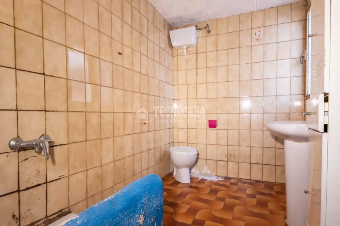 Badezimmer von Einfamilien-Reihenhaus zum Verkauf in Alhendín