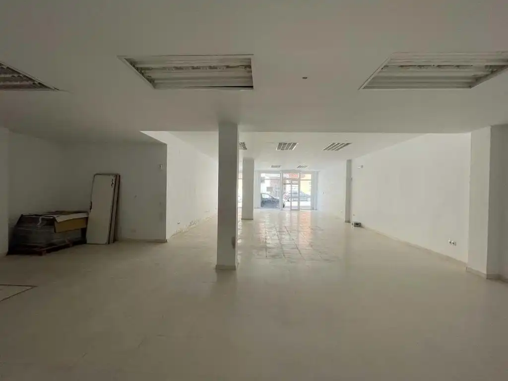 Local comercial en venta en Avenida Primero de Mayo, imagen 12