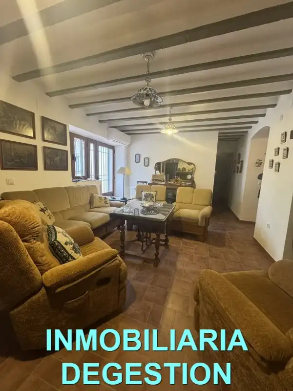 Sala de estar de Casa adosada en venta en Guarromán con Aire acondicionado, Calefacción y Jardín privado