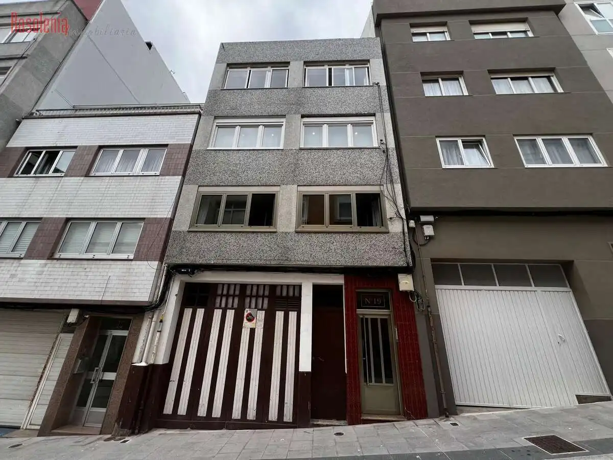 Vista exterior de Pis en venda en A Coruña Capital  amb Calefacció