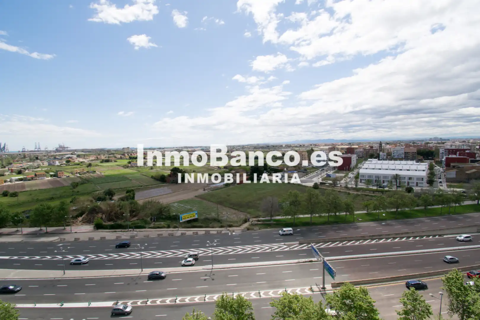 Exterior view of Flat for rent in Valencia  with Air Conditioner, Heating and Storage room