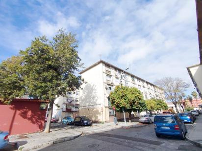 Exterior view of Flat for sale in  Sevilla Capital