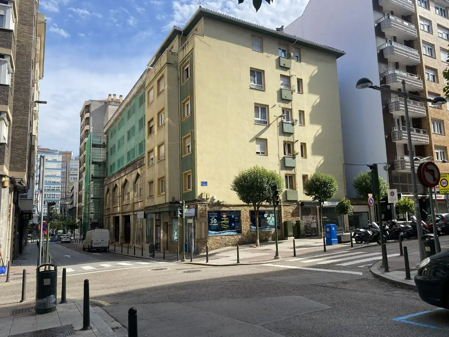 Appartamento con ascensore in vendita a Calle Perines 7