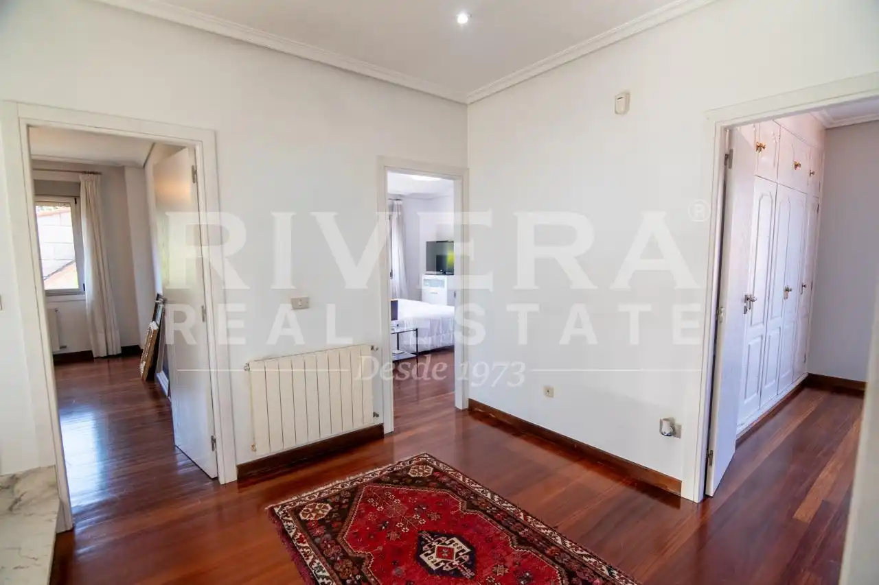 Sala d'estar de Casa o xalet en venda en Redondela amb Calefacció i Jardí privat