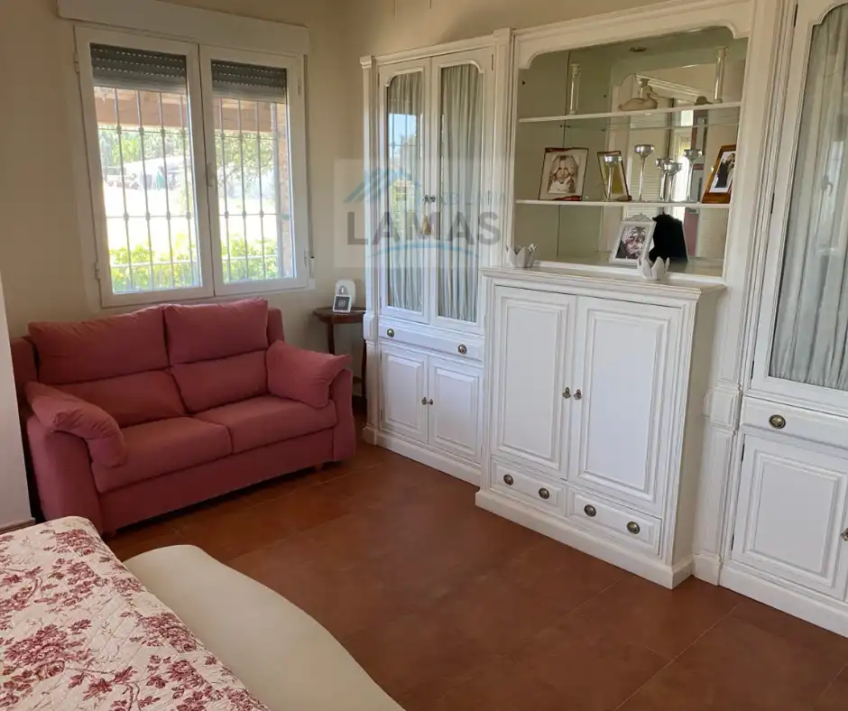Sala d'estar de Finca rústica en venda en Navalmoral de la Mata amb Aire condicionat, Calefacció i Jardí privat