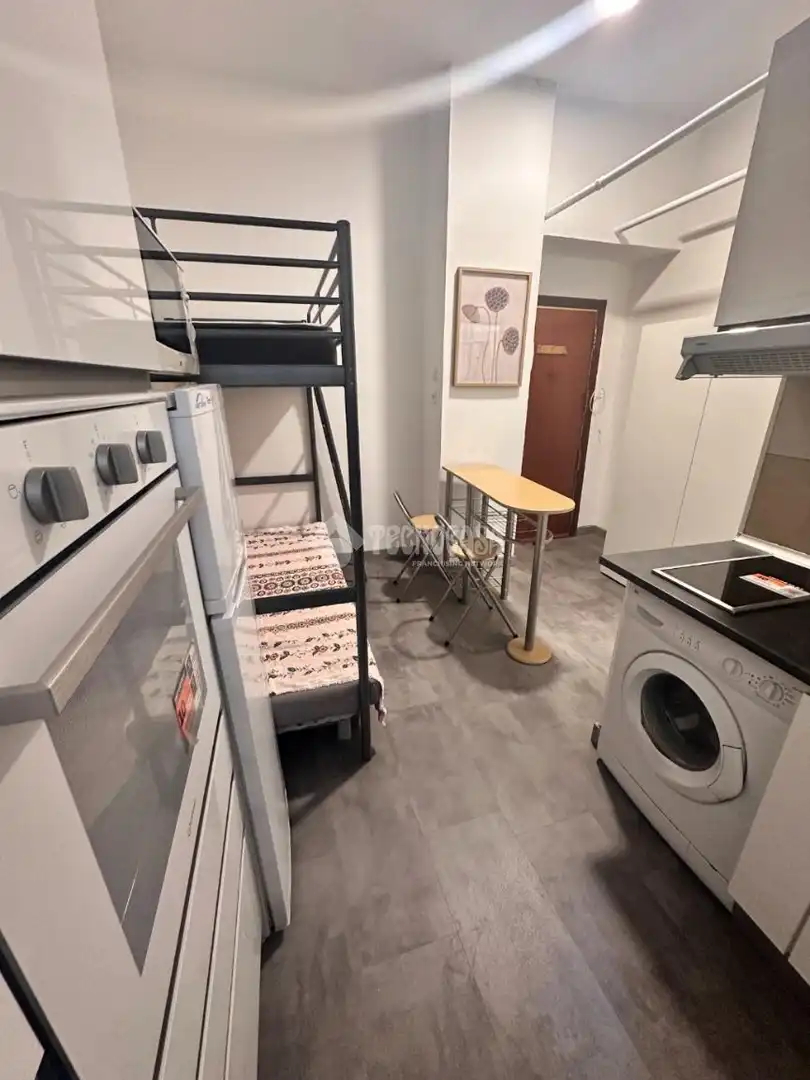 Schlafzimmer von Wohnung zur Miete in Madrid