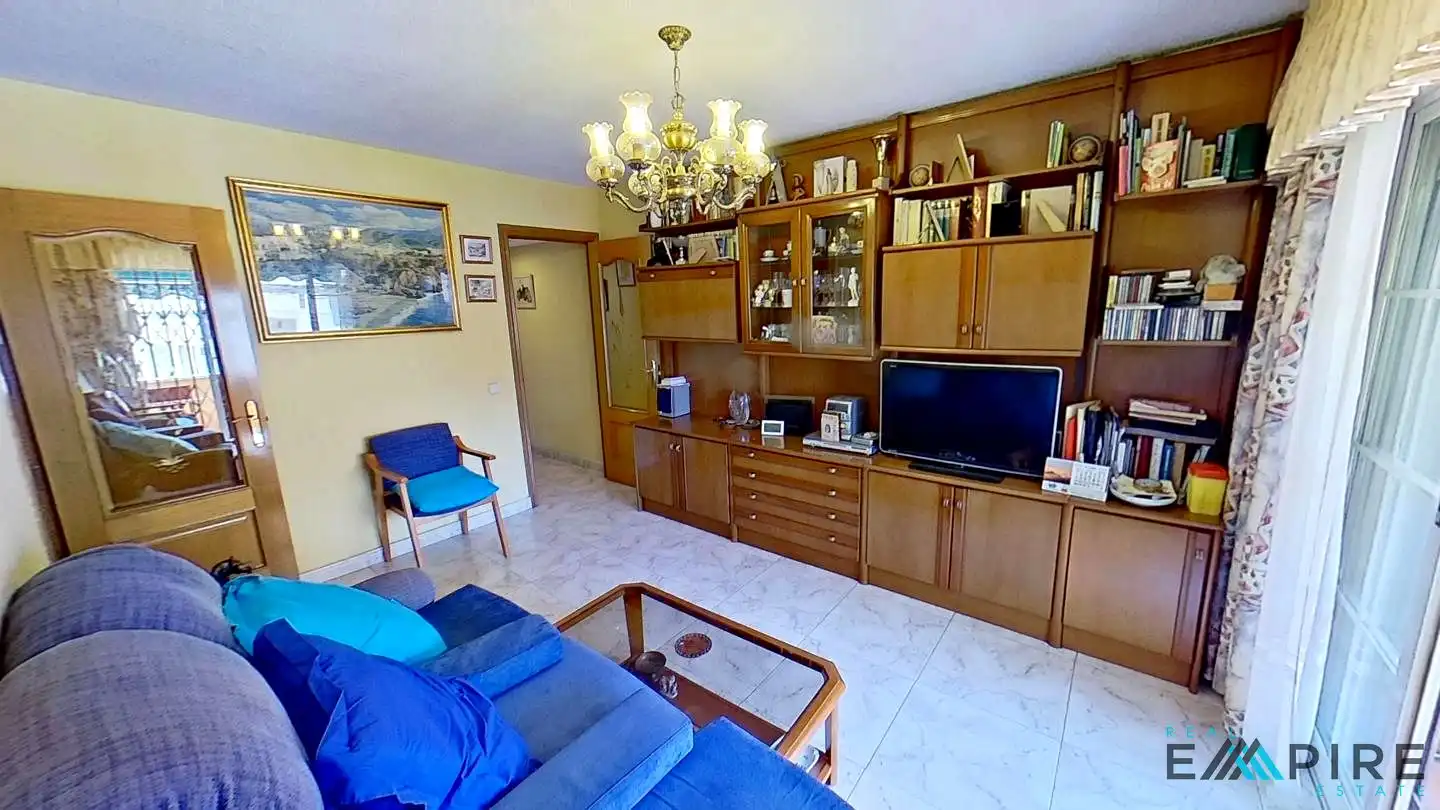 Living room of Flat for sale in Parla  with Air Conditioner, Heating and Terrace