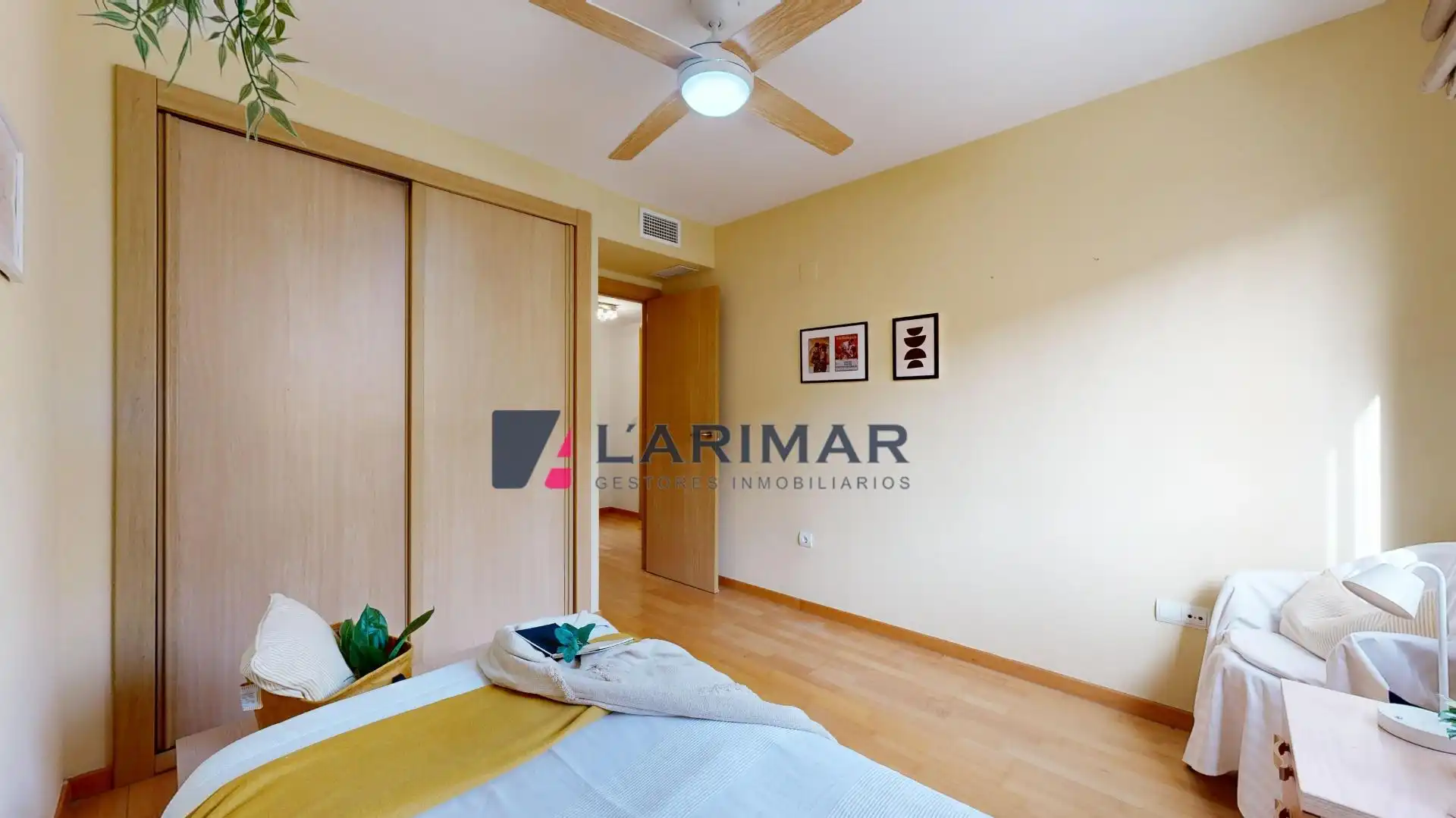 Dormitori de Casa adosada en venda en Alicante / Alacant amb Aire condicionat, Jardí privat i Terrassa