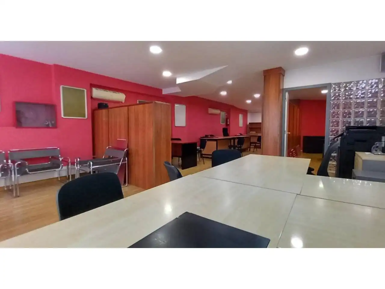 Office for sale in Barcelona  with Air Conditioner