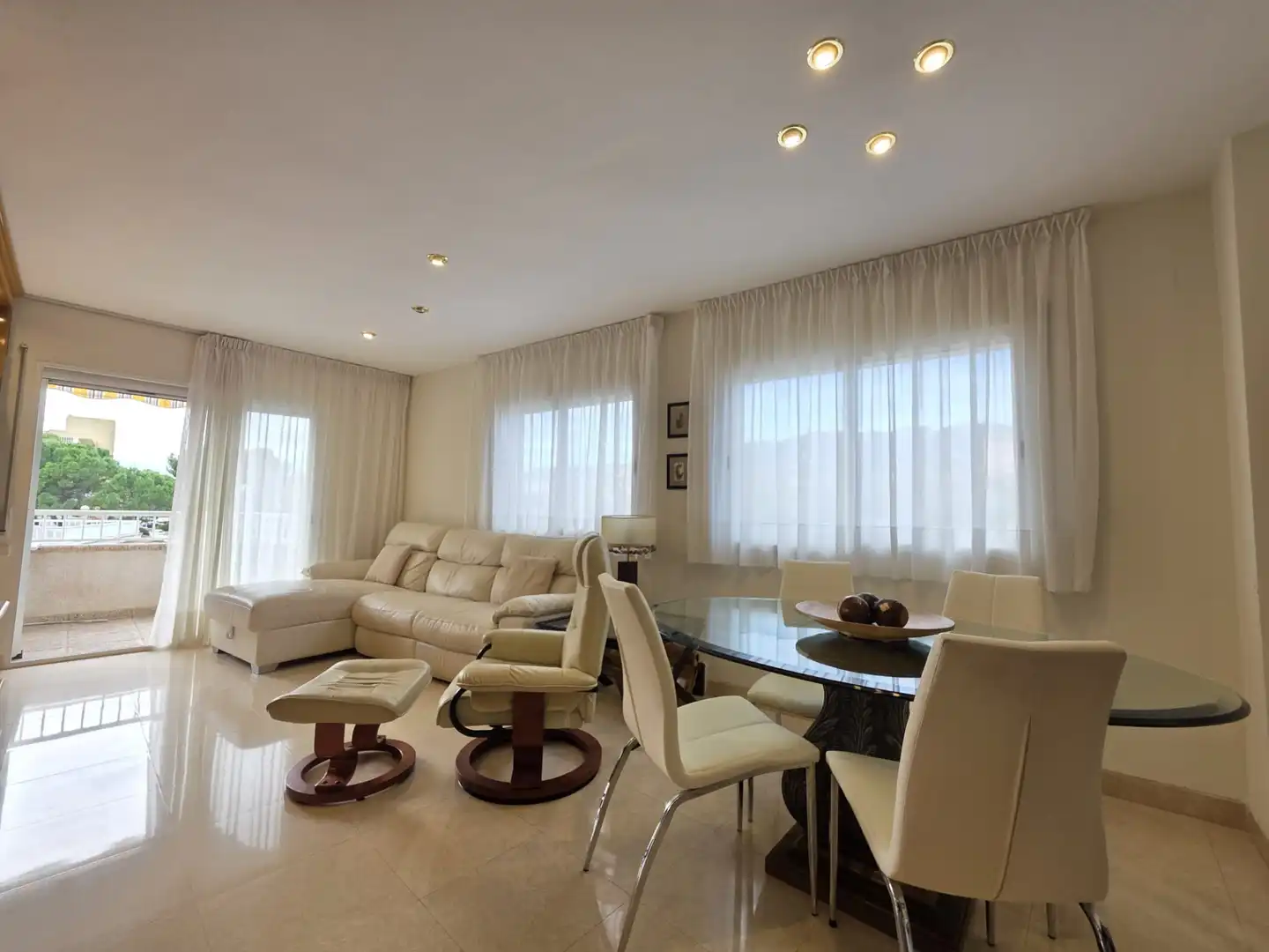Sala d'estar de Pis en venda en La Ràpita amb Aire condicionat, Terrassa i Moblat