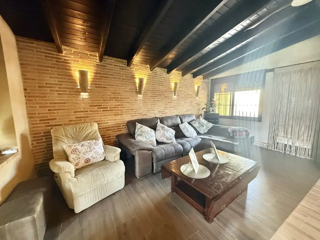 Sala de estar de Casa o chalet en venta en Carmona con Aire acondicionado y Amueblado