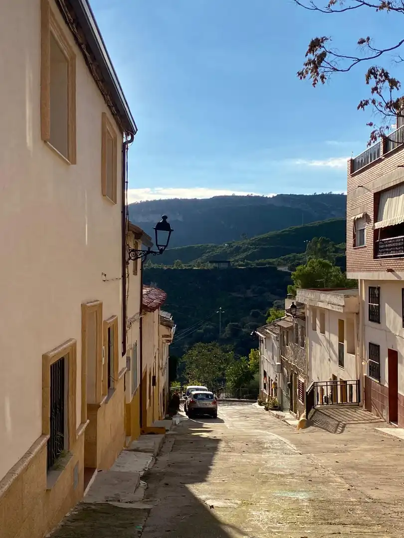 Maison rustique à vendre à Cortes de Pallás