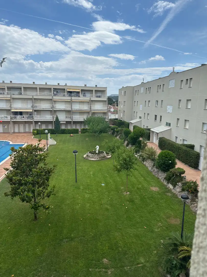 Parking de Apartamento en venta en L'Escala con Calefacción, Terraza y Amueblado