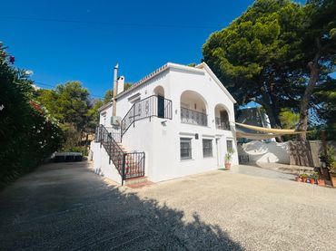 Chalet con balcón en venta en El Montgó