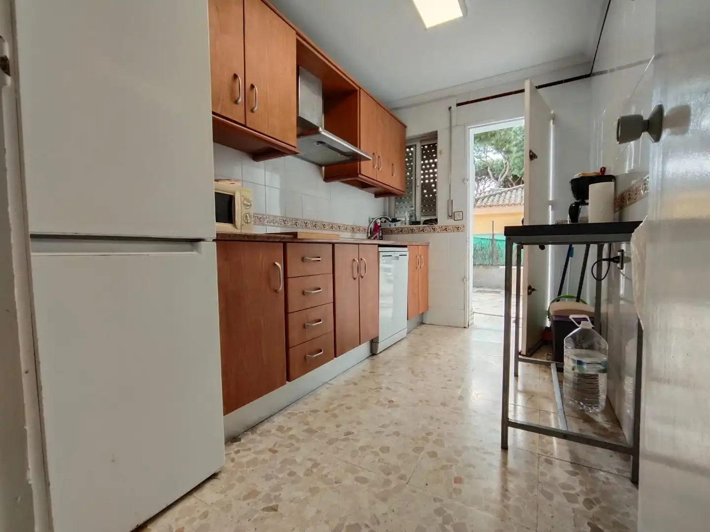 Cuina de Casa o xalet en venda en Chiclana de la Frontera amb Jardí privat i Terrassa