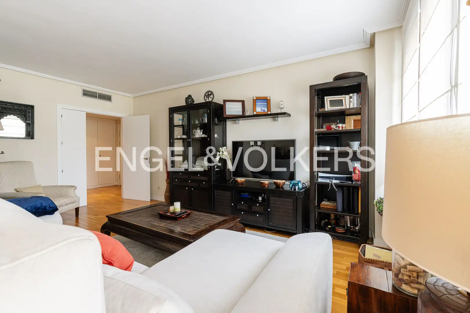 Flat with pool for sale in Fuencarral - El Pardo, imagen 5