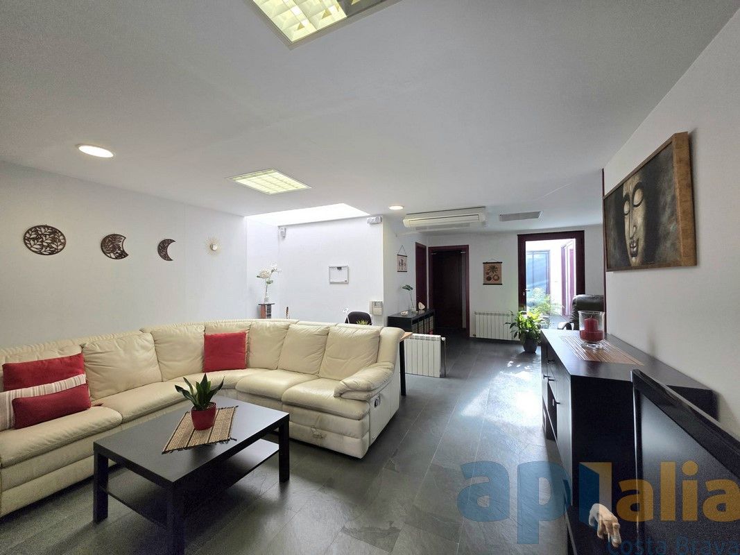 Sala d'estar de Casa adosada en venda en Sant Feliu de Guíxols amb Calefacció i Terrassa