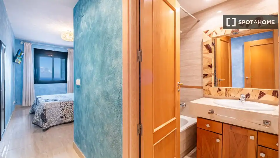 Bathroom of Apartments for share in Villajoyosa / La Vila Joiosa  with Air Conditioner and Terrace