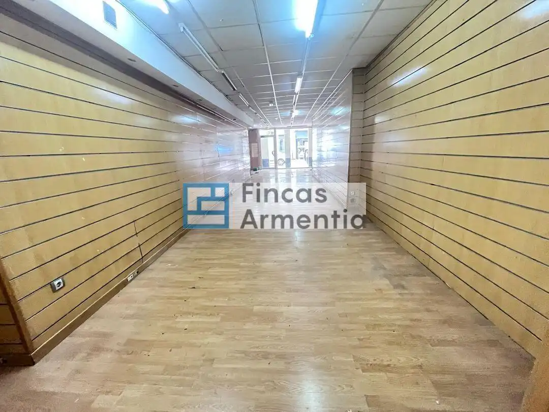 Local comercial de lloguer a Diputacion, imagen 5