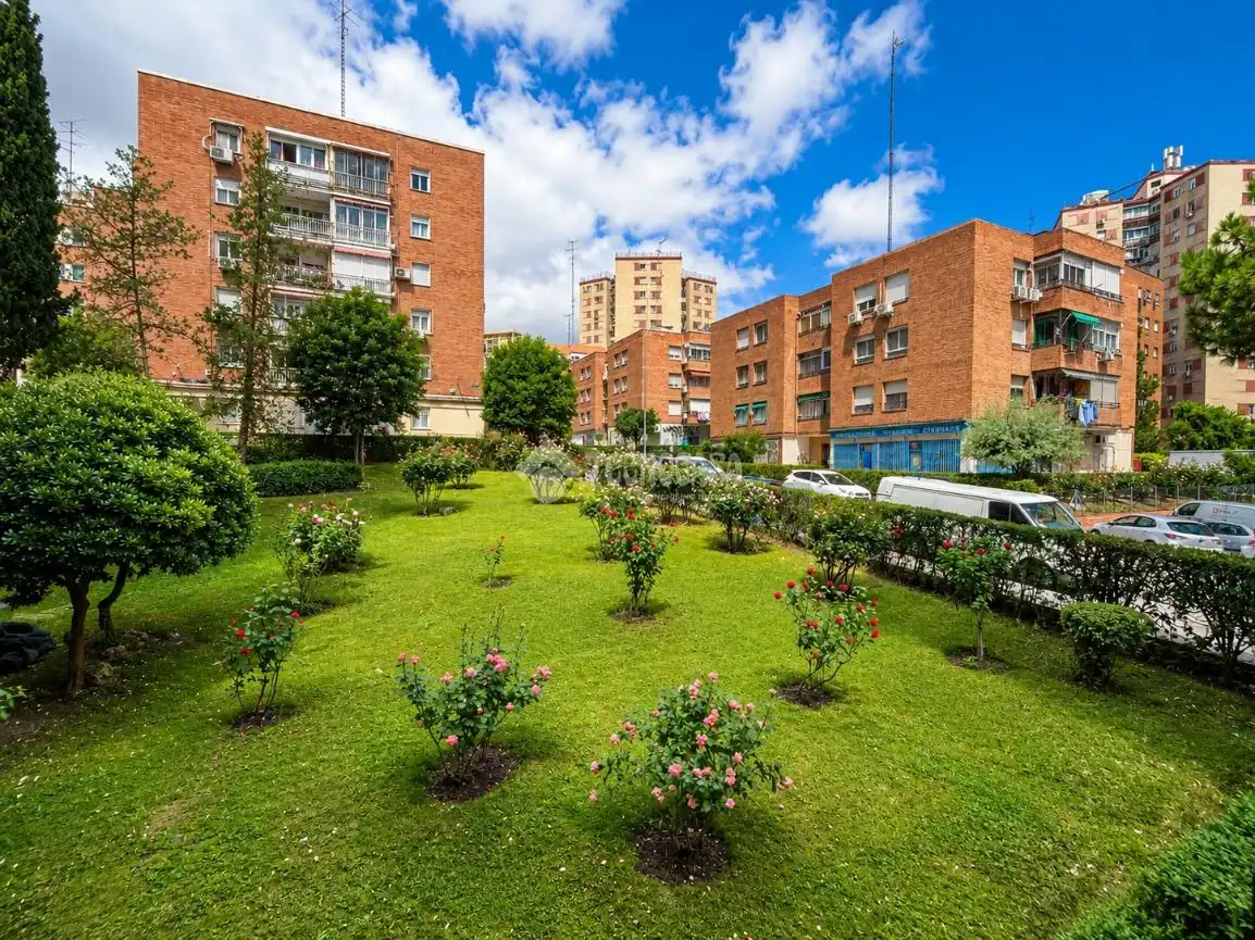 Außenansicht von Wohnung zum Verkauf in Madrid mit Heizung und Terrasse