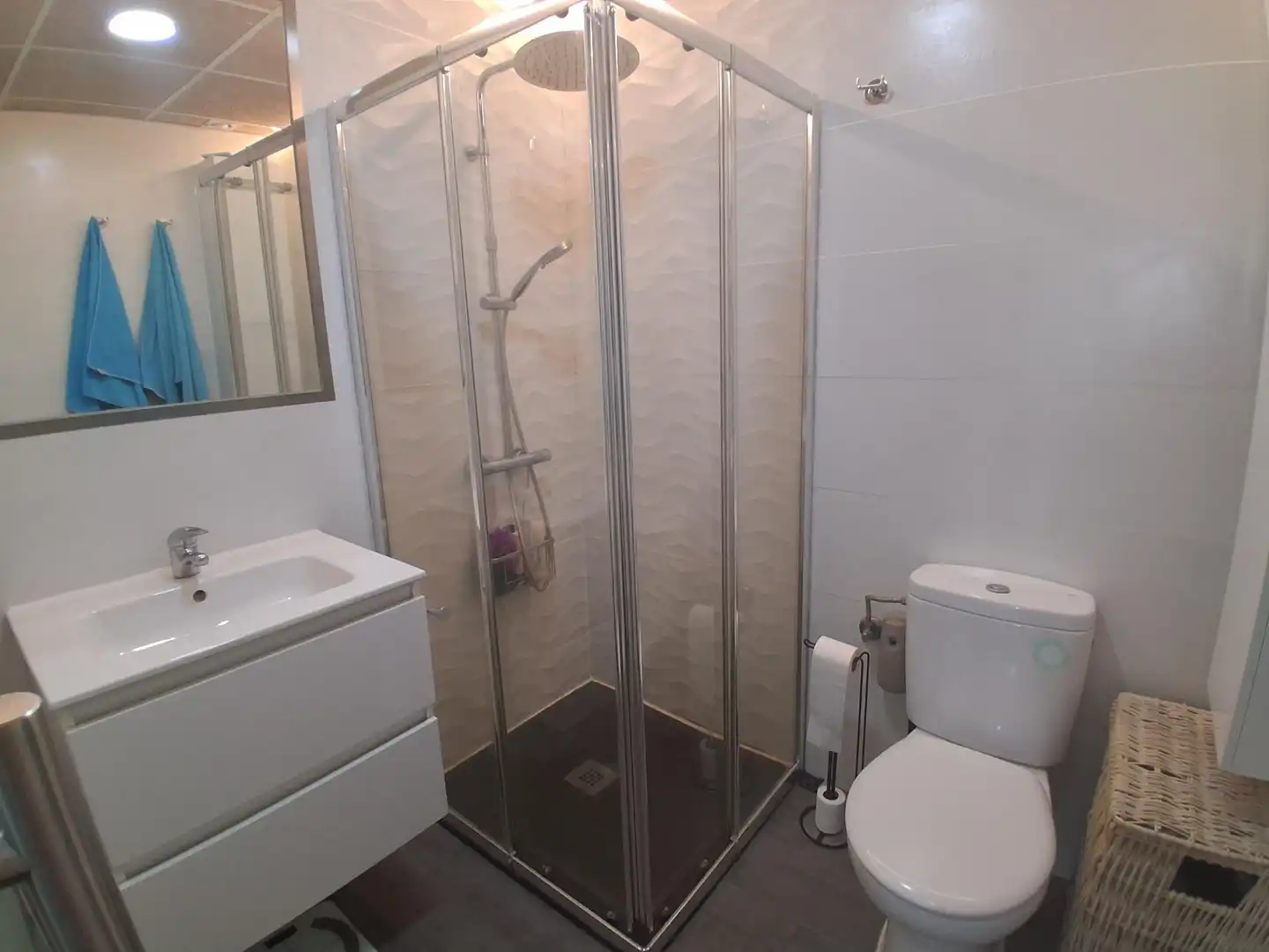 Baño de Piso en venta en Cedillo del Condado con Calefacción y Trastero