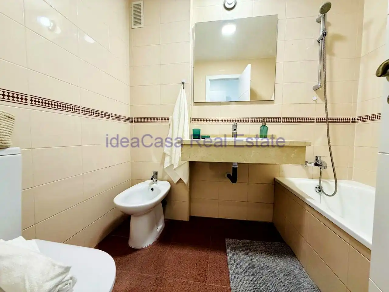 Bany de Pis en venda en Fuengirola amb Aire condicionat, Terrassa i Piscina comunitària