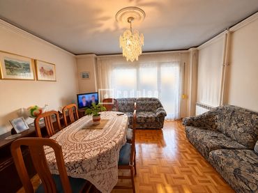 Flat with lift for sale in Caballería Española