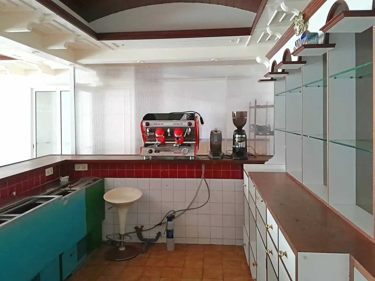 Cocina de Local en venta en Pineda de Mar