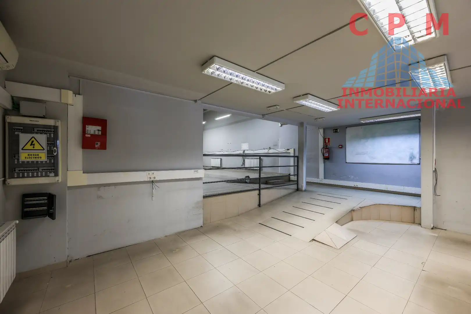 Local de lloguer en Madrid amb Parquet, Internet i Alarma