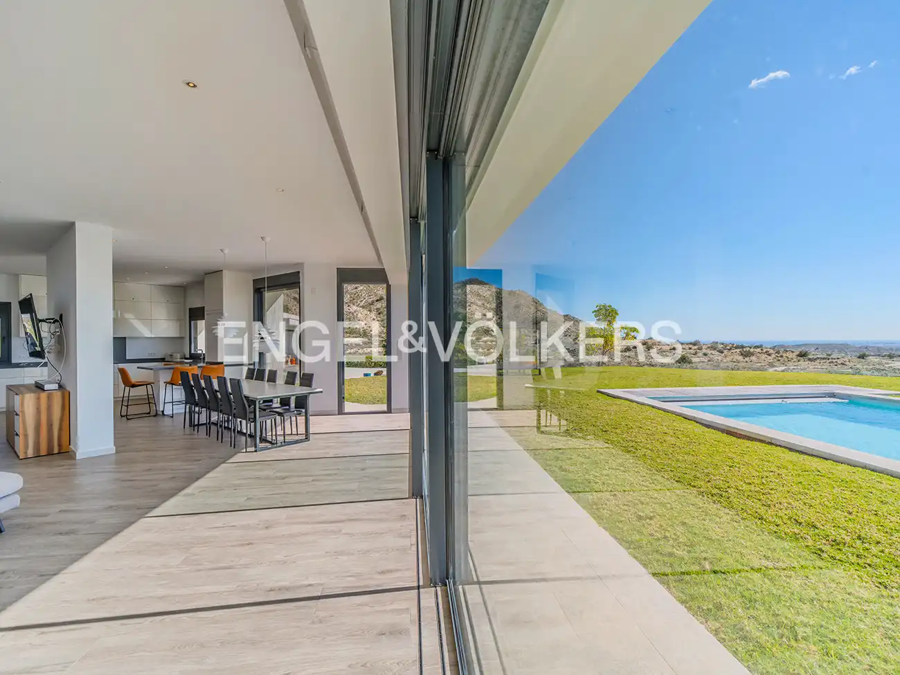 Vista exterior de Casa o xalet en venda en Alicante / Alacant amb Aire condicionat, Calefacció i Jardí privat