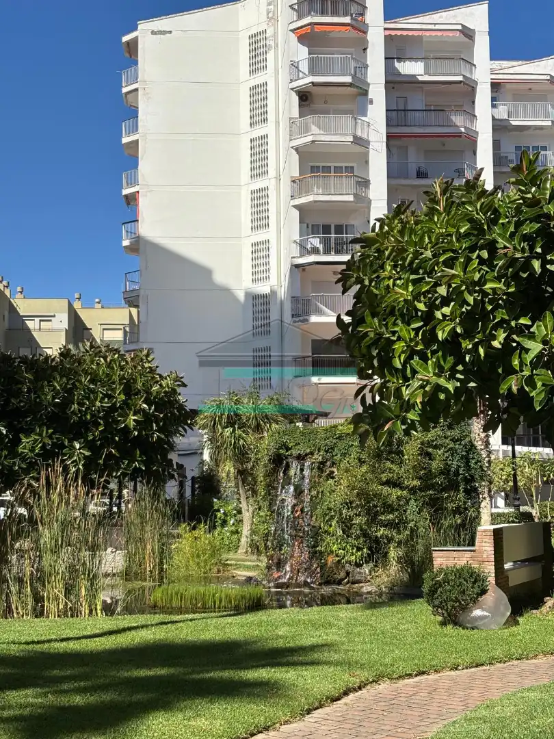 Außenansicht von Wohnung zum Verkauf in Salobreña mit Klimaanlage, Terrasse und Möbliert