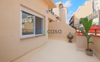 Exterior view of Flat for sale in  Barcelona Capital  with Parquet flooring, Terrace and Oven