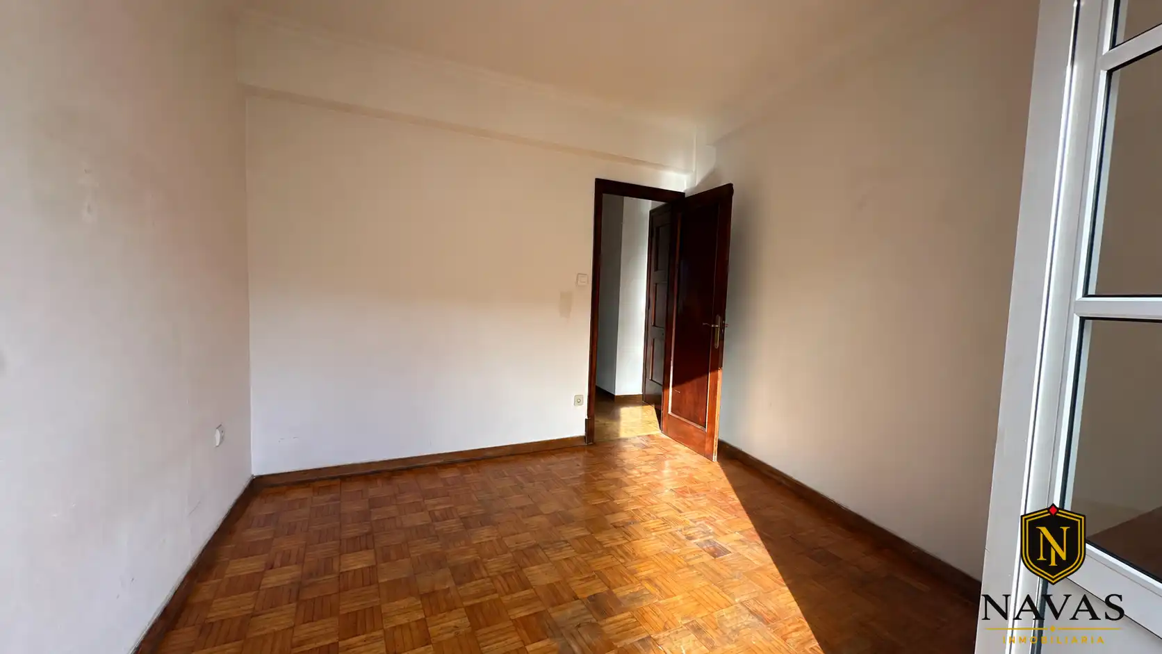 Schlafzimmer von Dachboden zum Verkauf in Vigo  mit Balkon