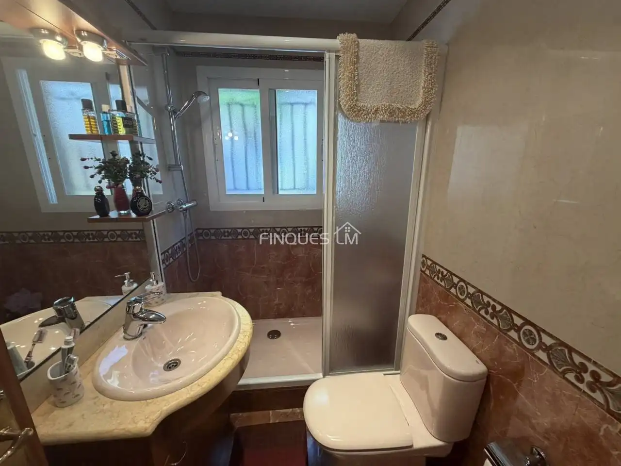 Bany de Casa o xalet en venda en Tordera amb Jardí privat, Terrassa i Piscina comunitària