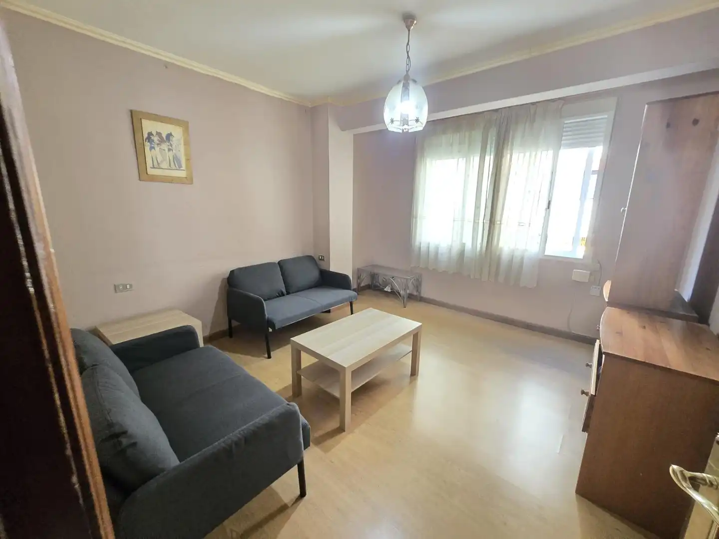 Sala de estar de Piso de alquiler en Vigo  con Calefacción, Parquet y Amueblado