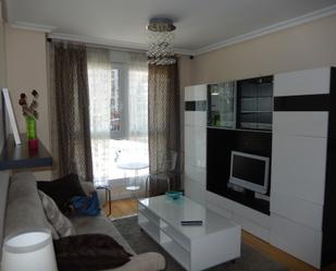 Living room of Flat to rent in  Madrid Capital  with Air Conditioner, Heating and Storage room