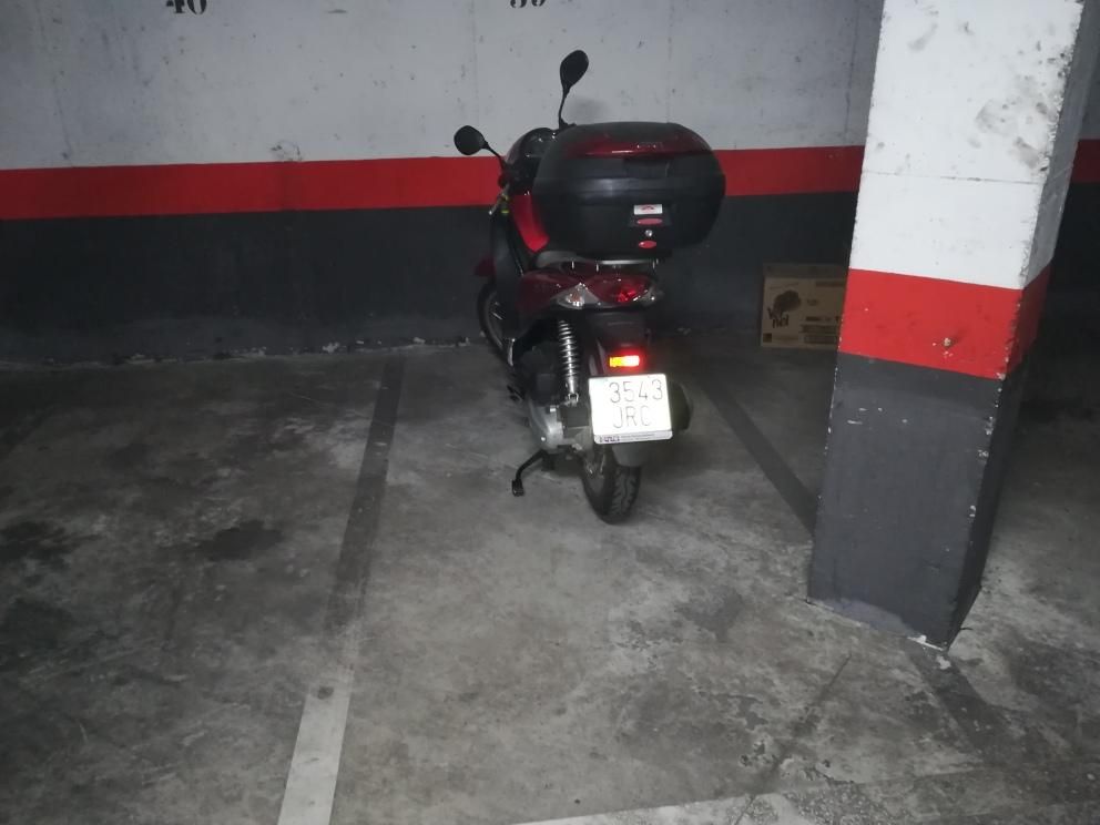 Garaje de alquiler en de Ramon Turró, 91, La Vila Olímpica del Poblenou