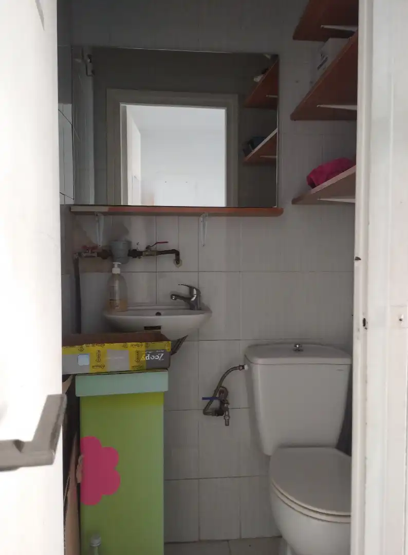 Bany de Local en venda en Zaragoza amb Aire condicionat