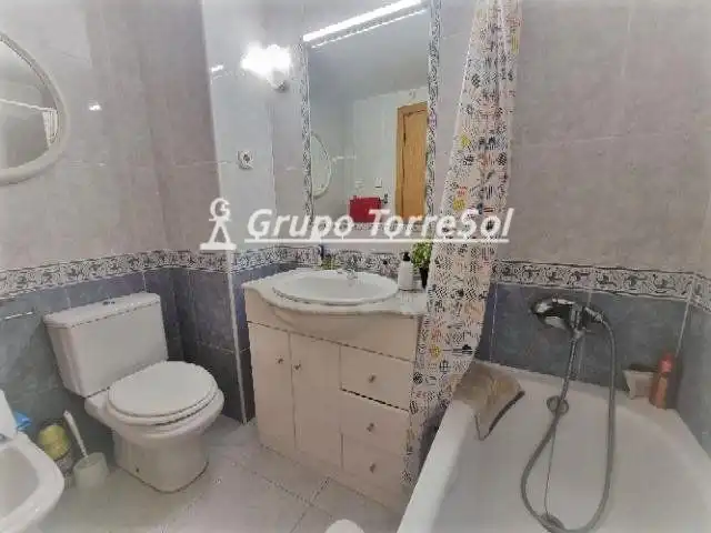 Baño de Piso en venta en La Pobla de Montornès   con Aire acondicionado, Calefacción y Terraza
