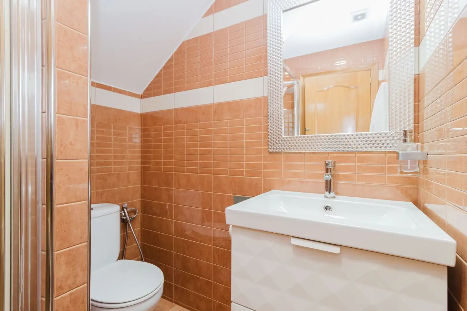 Badezimmer von Einfamilien-Reihenhaus zum Verkauf in Los Alcázares mit Klimaanlage und Terrasse