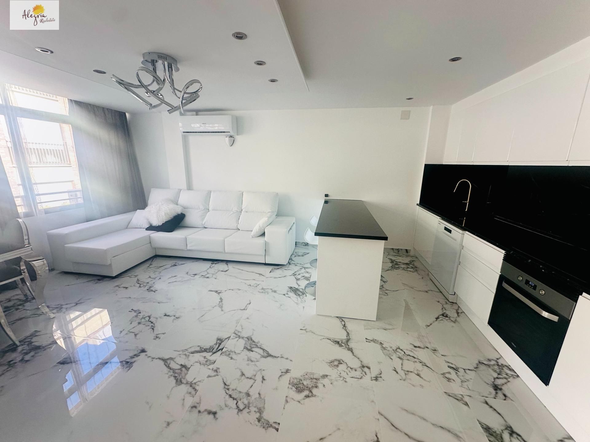 Sala d'estar de Apartament de lloguer en Alicante / Alacant amb Aire condicionat, Calefacció i Terrassa