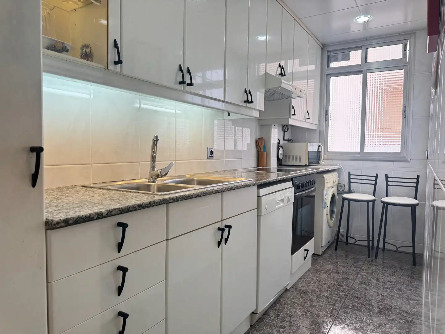 Kitchen of Flat for sale in Santa Coloma de Gramenet  with Air Conditioner, Balcony and Alarm