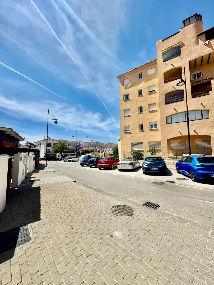 Exterior view of Detached homes for sale in Fuengirola  with Air Conditioner, Private garden and Terrace