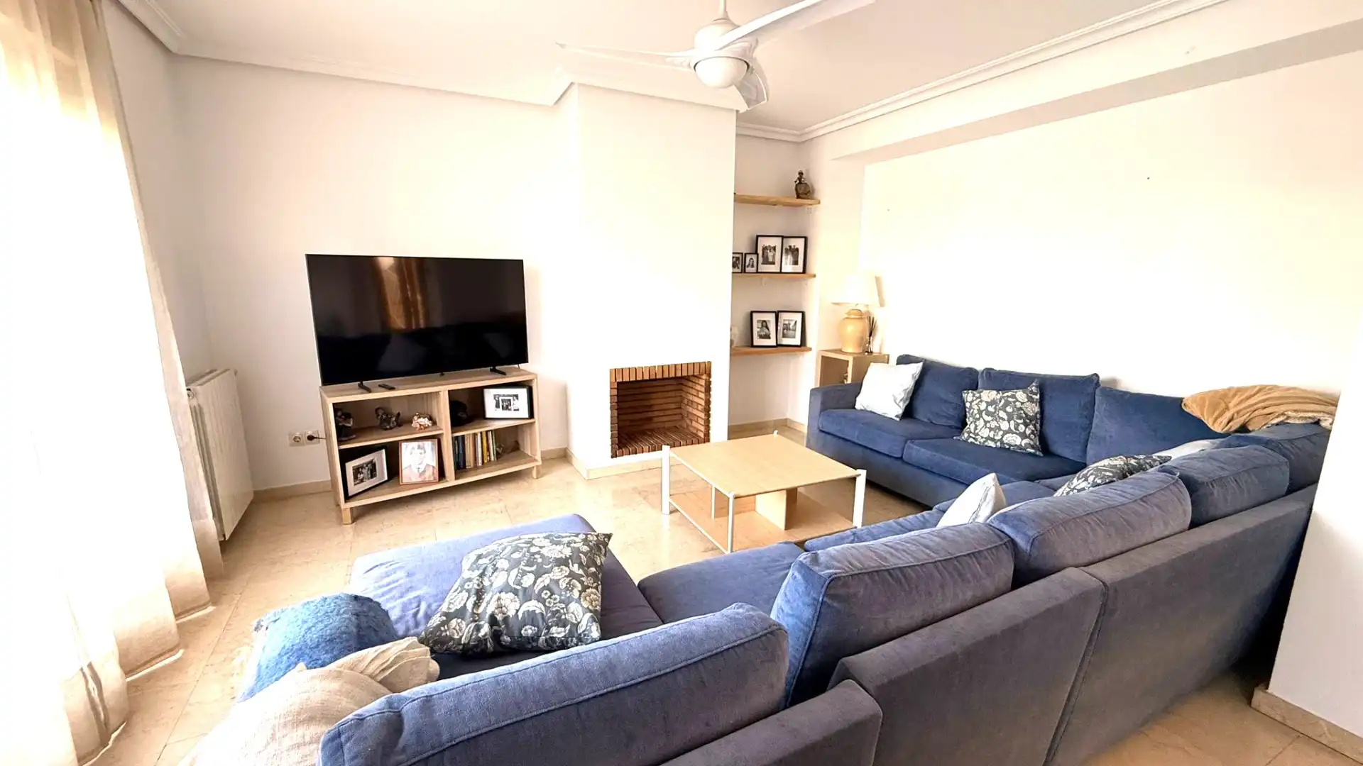 Sala de estar de Casa o chalet en venta en Madrid con Aire acondicionado, Calefacción y Jardín privado