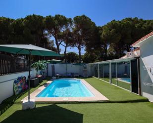 Swimming pool of House or chalet for sale in Marbella  with Air Conditioner, Heating and Private garden