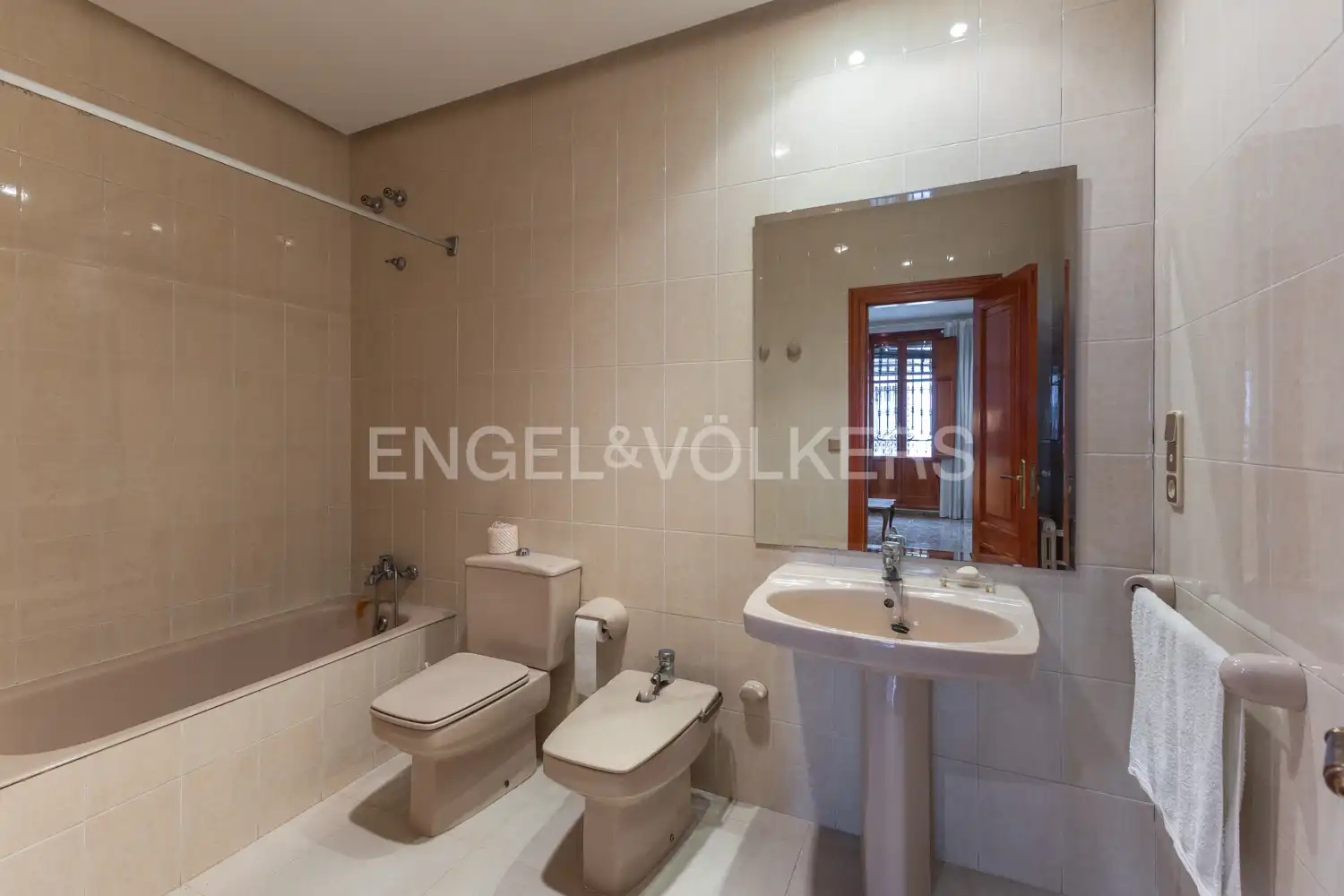 Baño de Piso de alquiler en Carlet con Calefacción, Terraza y Trastero