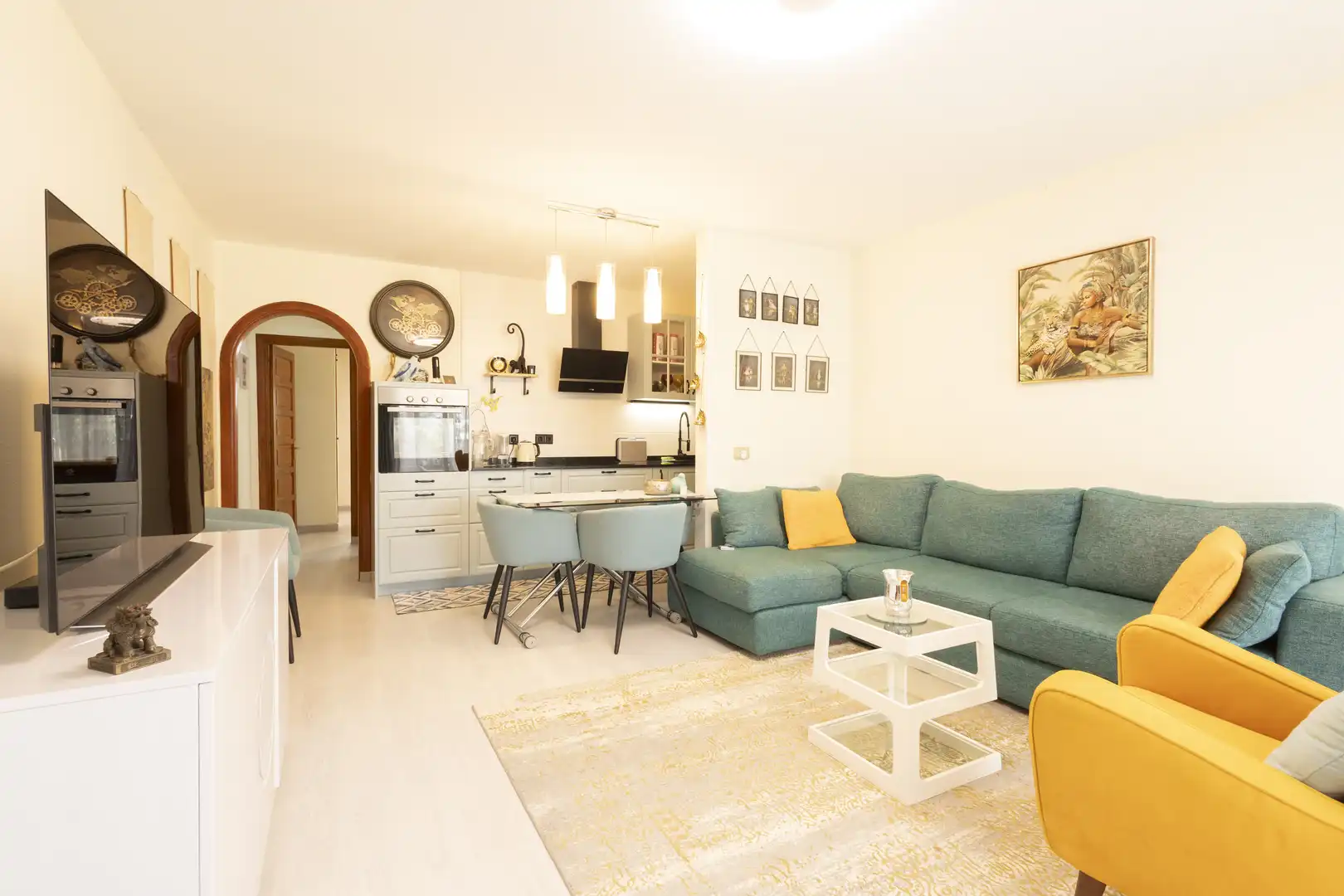Sala d'estar de Pis en venda en Arona amb Jardí privat, Piscina i Moblat