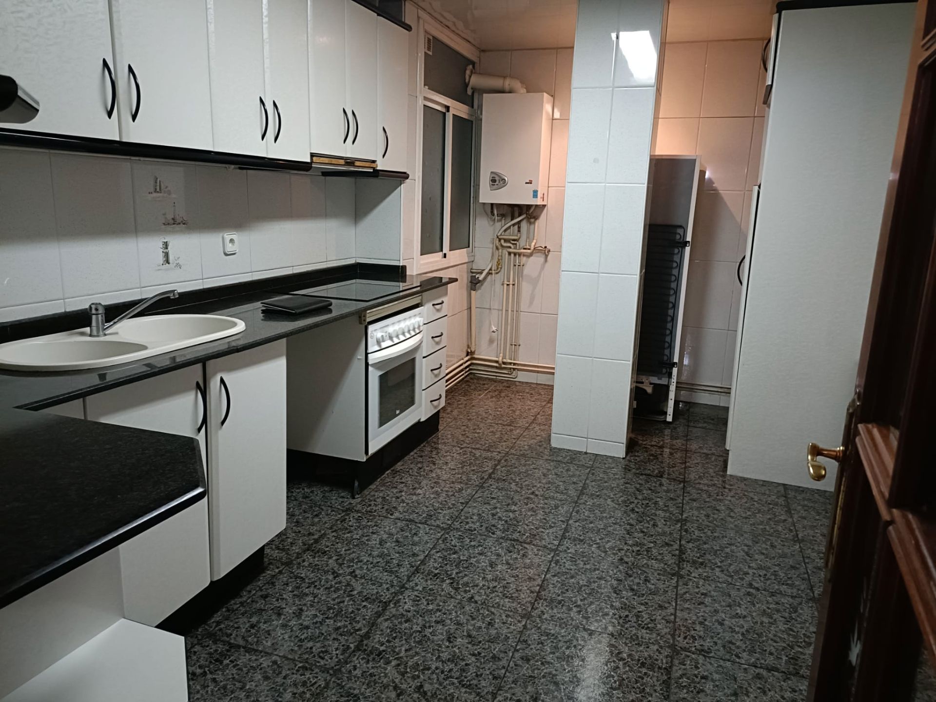 Cuina de Pis en venda en Rubí amb Calefacció, Balcó i Alarma